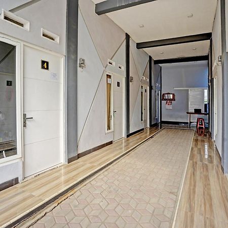 Oyo Life 91866 Paradise Ok Kost Syariah Mojokerto Buitenkant foto