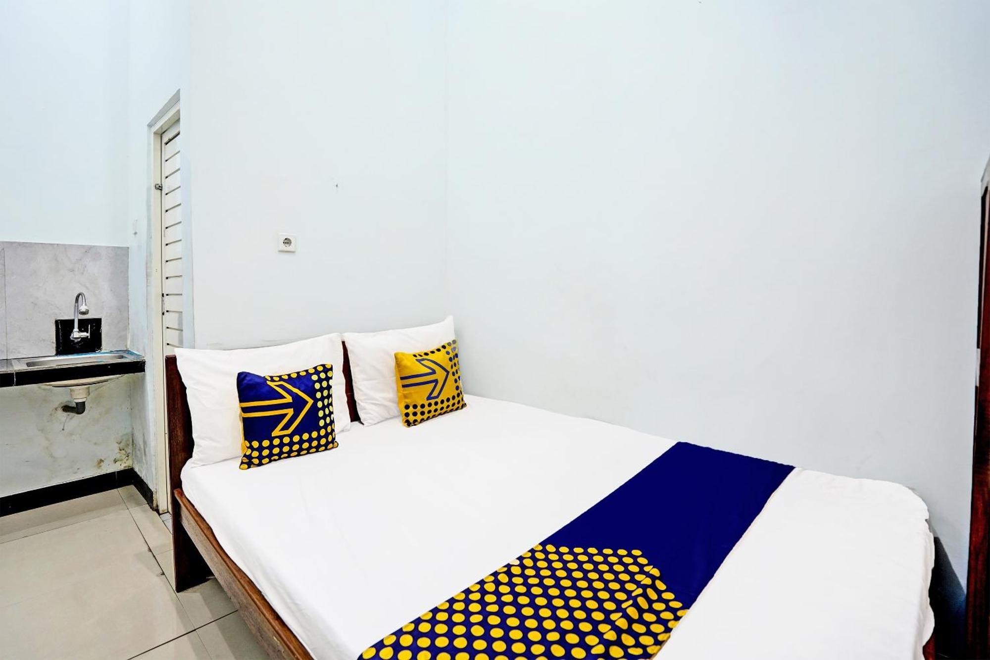 Oyo Life 91866 Paradise Ok Kost Syariah Mojokerto Buitenkant foto
