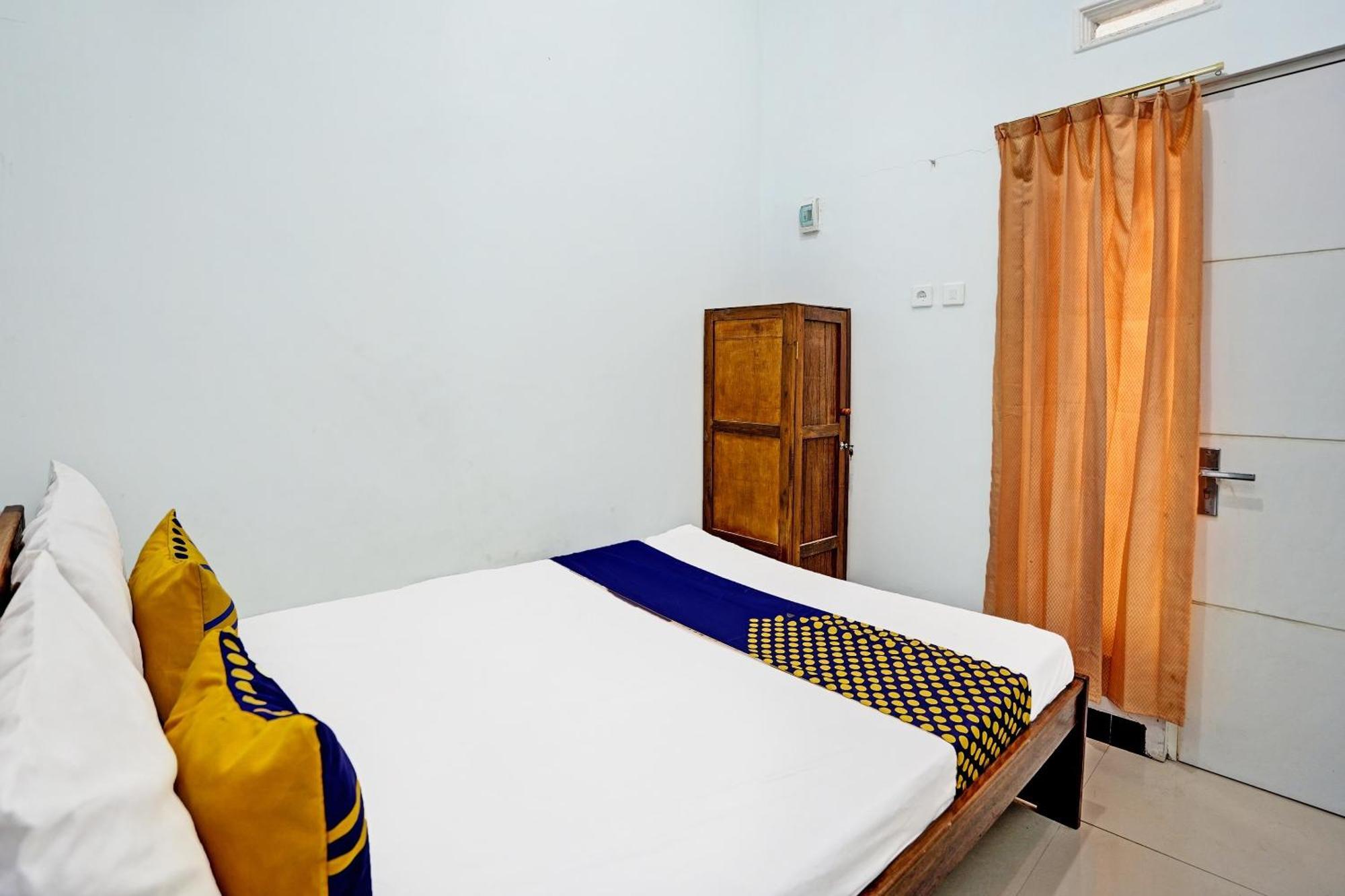 Oyo Life 91866 Paradise Ok Kost Syariah Mojokerto Buitenkant foto